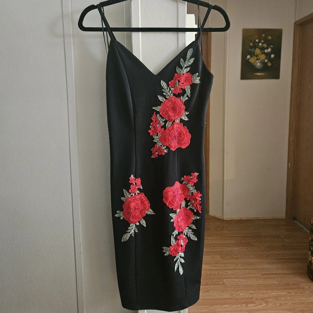 Charlotte Russe Embroidered Rose Bodycon Dress - Picture 2 of 4